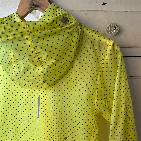 🔥Nike | Women’s lemon yellow translucent zip front running jacket black dots, S - Picture 8 of 14